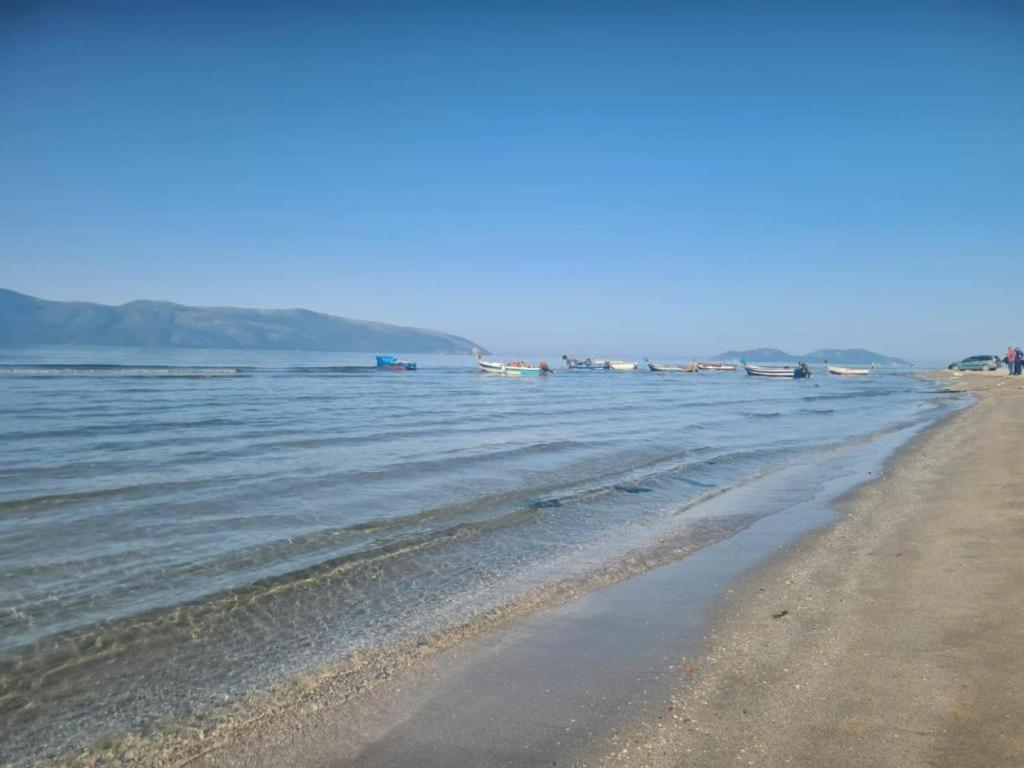 Beachfront With Hotel Facilities Вльора Екстер'єр фото